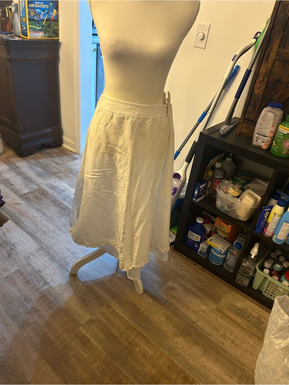 Vintage Evan Picone Cream Midi A-Line Skirt